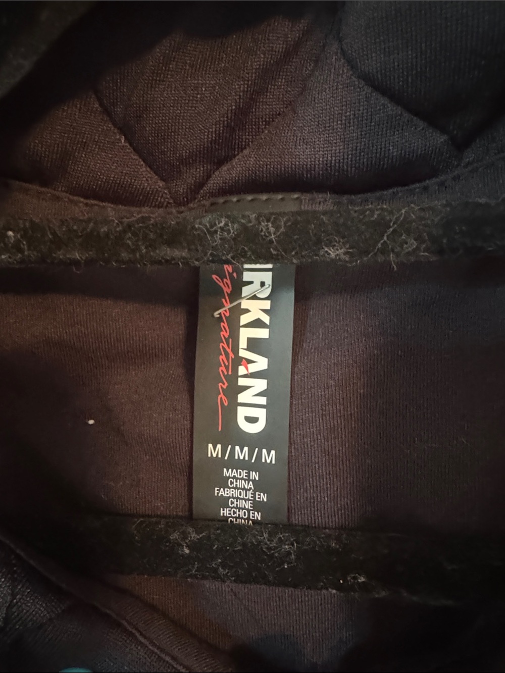 Kirkland Signature Black Quilted Vest with Red Logo Tag (27) - Picture 2 of 4